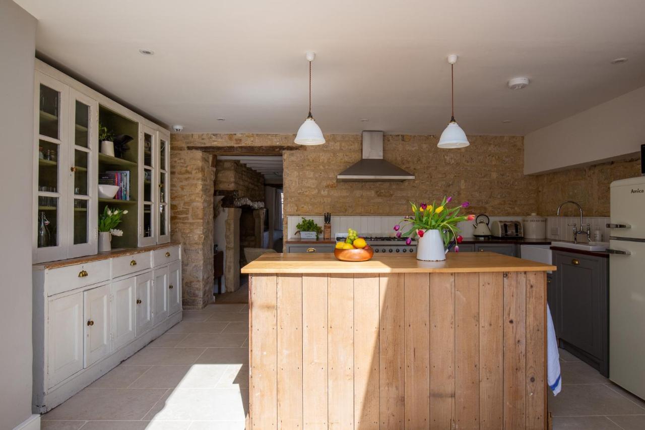 Gleneda Cottage - A Renovated, Traditional Cotswold Cottage Full Of Charm With Fireplace And Garden Bourton on the Hill Dış mekan fotoğraf